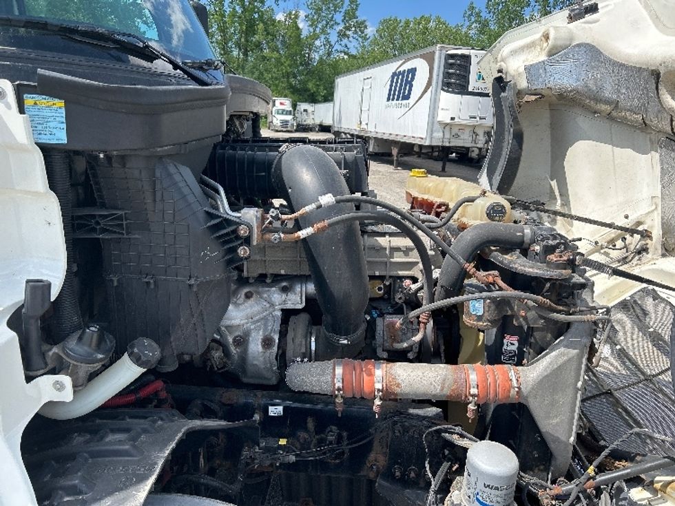 Day Cab Tractor-Heavy Duty Tractors-Freightliner-2018-T12664ST-Albany-NY-427,688\n\t\tmiles-$ 43,750 - Image 14