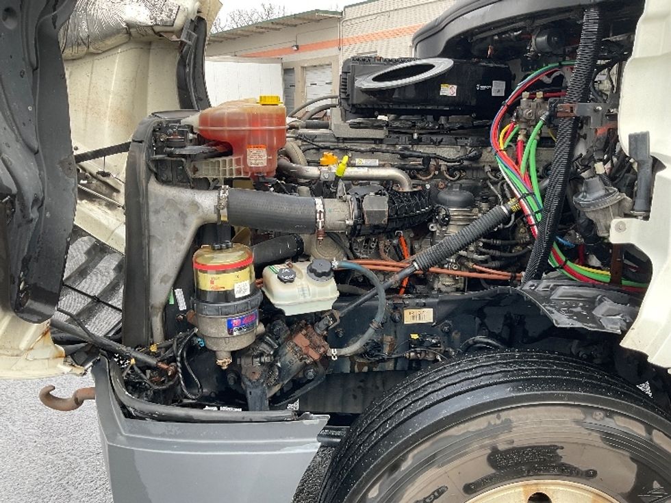 Day Cab Tractor-Heavy Duty Tractors-Freightliner-2018-T12664ST-Albany-NY-492,998\n\t\tmiles-$ 39,250 - Image 15