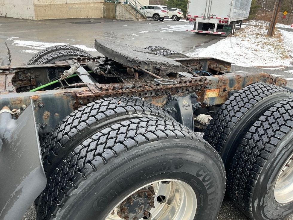 Day Cab Tractor-Heavy Duty Tractors-Freightliner-2018-T12664ST-Albany-NY-492,998\n\t\tmiles-$ 39,250 - Image 17