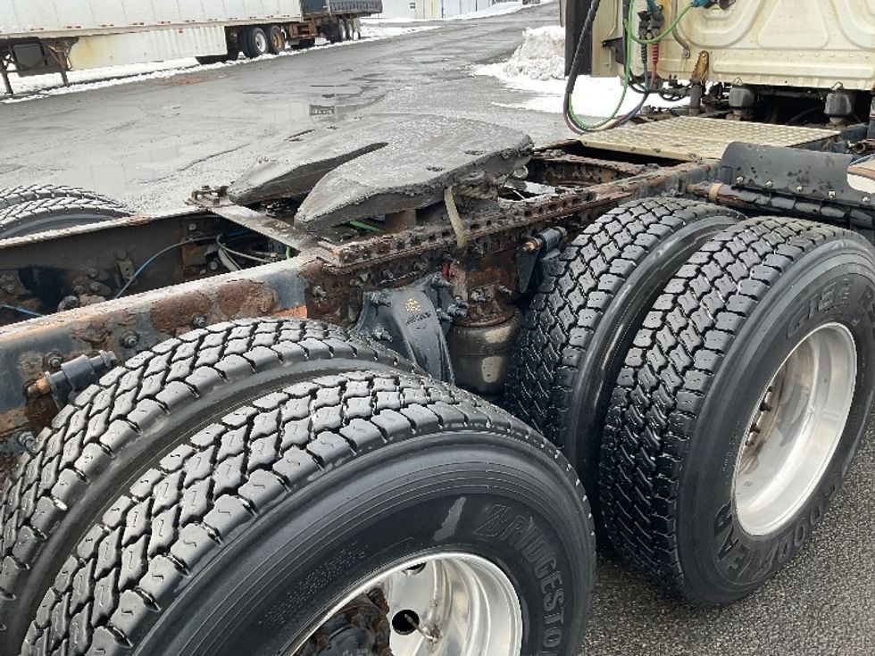 Day Cab Tractor-Heavy Duty Tractors-Freightliner-2018-T12664ST-Albany-NY-492,998\n\t\tmiles-$ 39,250 - Image 18