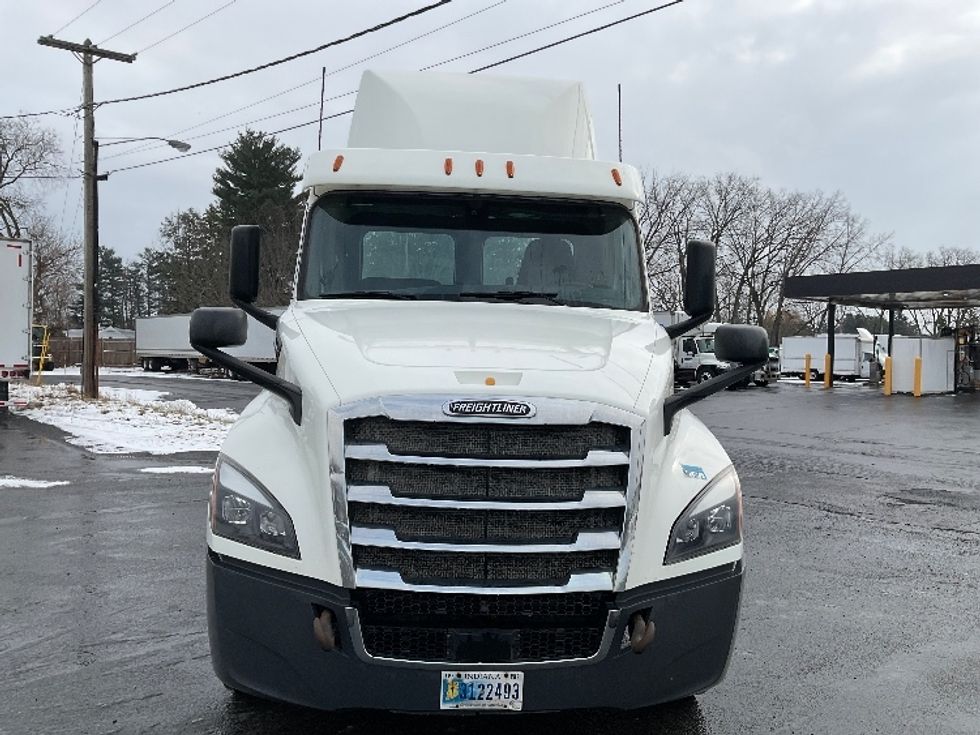 Day Cab Tractor-Heavy Duty Tractors-Freightliner-2018-T12664ST-Albany-NY-492,998\n\t\tmiles-$ 39,250 - Image 3