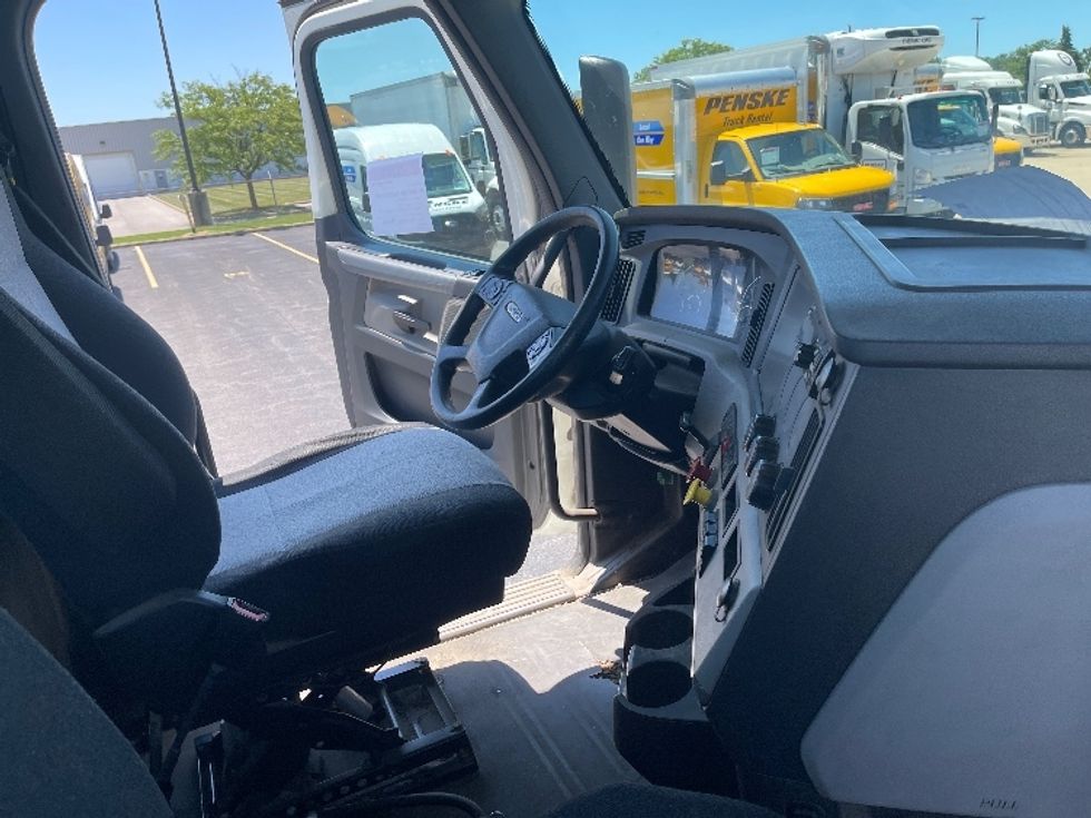 Day Cab Tractor-Heavy Duty Tractors-Freightliner-2018-T12664ST-Allen Park-MI-160,669\n\t\tmiles-$ 45,000 - Image 14