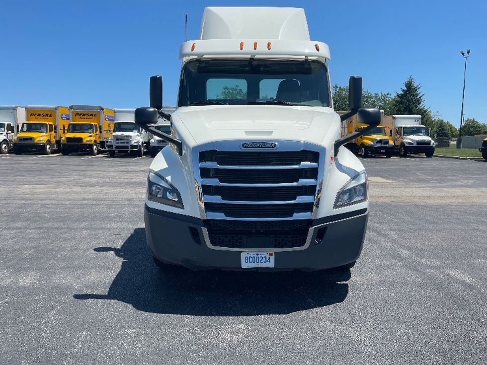 Day Cab Tractor-Heavy Duty Tractors-Freightliner-2018-T12664ST-Allen Park-MI-160,669\n\t\tmiles-$ 45,000 - Image 2