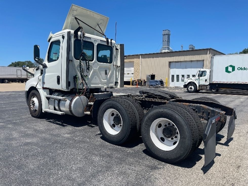 Day Cab Tractor-Heavy Duty Tractors-Freightliner-2018-T12664ST-Allen Park-MI-160,669\n\t\tmiles-$ 45,000 - Image 4