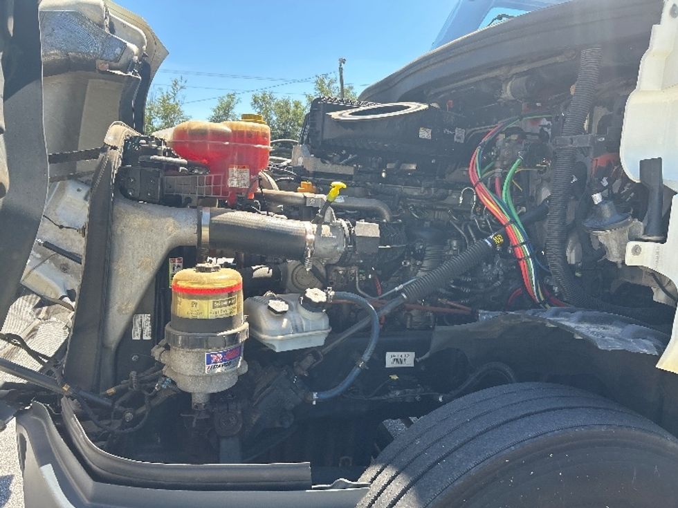 Day Cab Tractor-Heavy Duty Tractors-Freightliner-2018-T12664ST-Anderson-SC-363,119\n\t\tmiles-$ 46,000 - Image 16