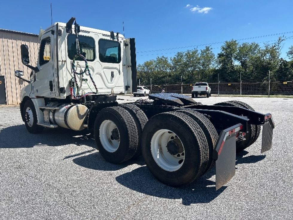 Day Cab Tractor-Heavy Duty Tractors-Freightliner-2018-T12664ST-Anderson-SC-363,119\n\t\tmiles-$ 46,000 - Image 5