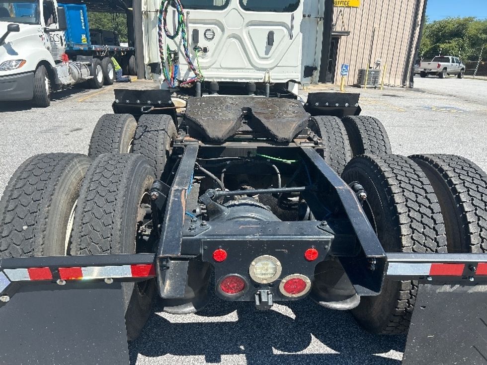 Day Cab Tractor-Heavy Duty Tractors-Freightliner-2018-T12664ST-Anderson-SC-363,119\n\t\tmiles-$ 46,000 - Image 6