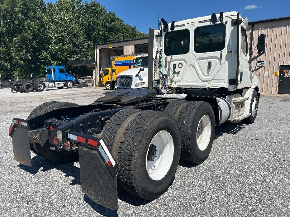 Day Cab Tractor-Heavy Duty Tractors-Freightliner-2018-T12664ST-Anderson-SC-363,119\n\t\tmiles-$ 46,000 - Image 7