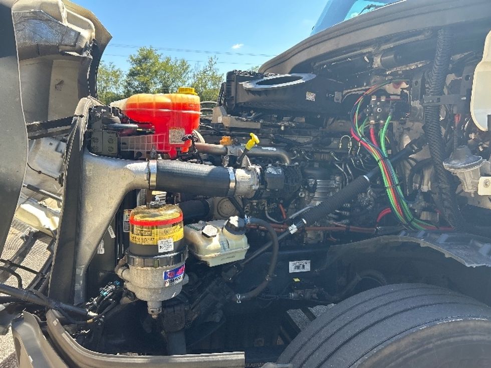 Day Cab Tractor-Heavy Duty Tractors-Freightliner-2018-T12664ST-Anderson-SC-504,956\n\t\tmiles-$ 39,000 - Image 16