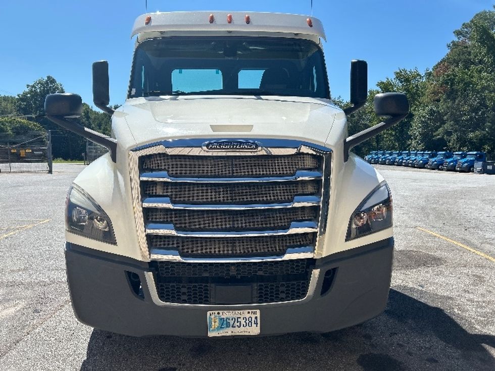Day Cab Tractor-Heavy Duty Tractors-Freightliner-2018-T12664ST-Anderson-SC-504,956\n\t\tmiles-$ 39,000 - Image 2