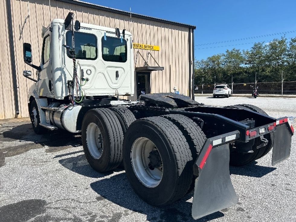 Day Cab Tractor-Heavy Duty Tractors-Freightliner-2018-T12664ST-Anderson-SC-504,956\n\t\tmiles-$ 39,000 - Image 5
