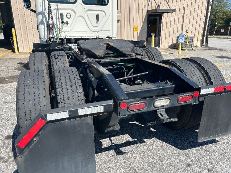 Day Cab Tractor-Heavy Duty Tractors-Freightliner-2018-T12664ST-Anderson-SC-504,956\n\t\tmiles-$ 39,000 - Image 6