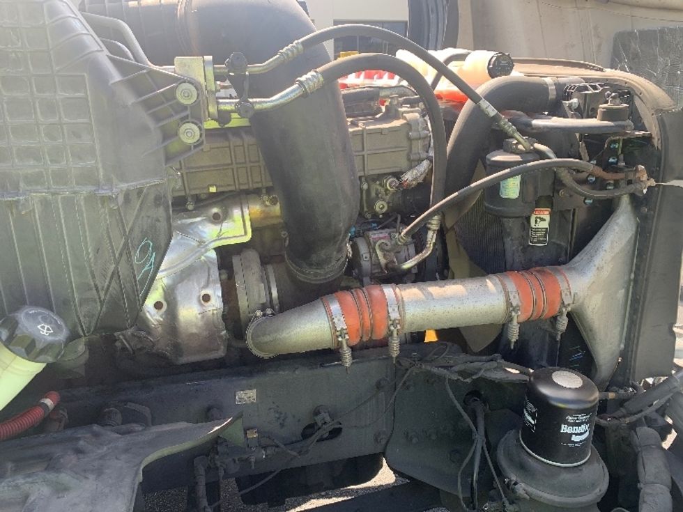 Day Cab Tractor-Heavy Duty Tractors-Freightliner-2018-T12664ST-Apopka-FL-271,473\n\t\tmiles-$ 58,250 - Image 15