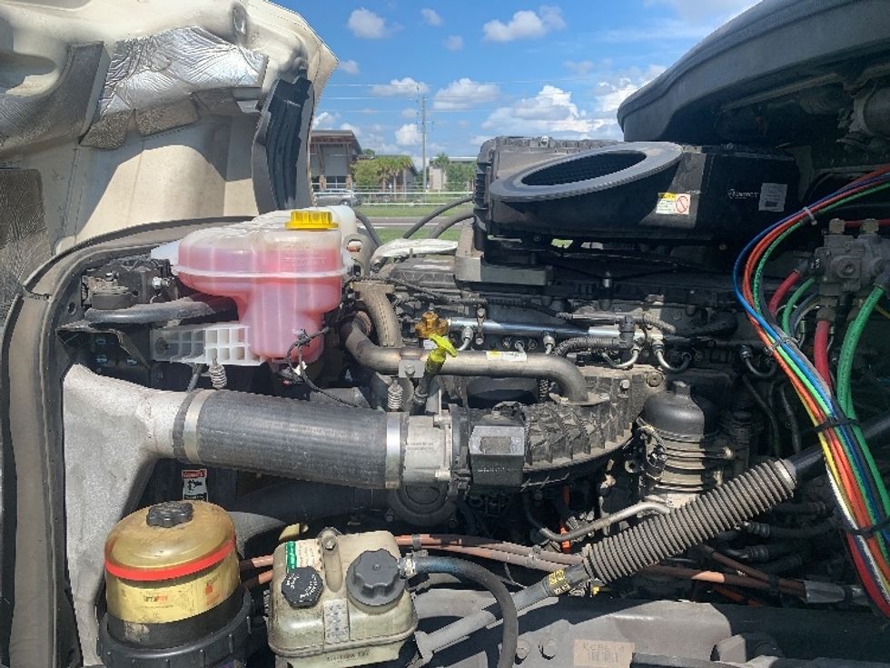 Day Cab Tractor-Heavy Duty Tractors-Freightliner-2018-T12664ST-Apopka-FL-271,473\n\t\tmiles-$ 58,250 - Image 16