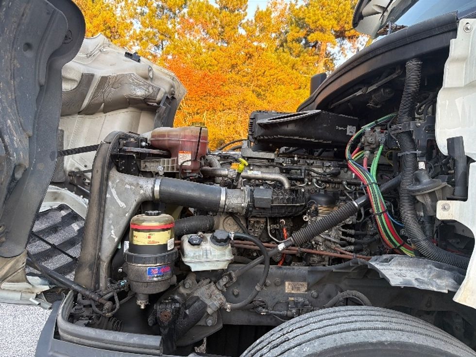 Day Cab Tractor-Heavy Duty Tractors-Freightliner-2018-T12664ST-Atlanta-GA-443,097\n\t\tmiles-$ 40,000 - Image 16