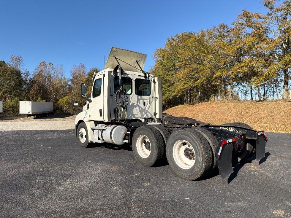Day Cab Tractor-Heavy Duty Tractors-Freightliner-2018-T12664ST-Atlanta-GA-503,273\n\t\tmiles-$ 37,000 - Image 5