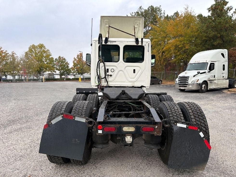 Day Cab Tractor-Heavy Duty Tractors-Freightliner-2018-T12664ST-Atlanta-GA-550,663\n\t\tmiles-$ 34,500 - Image 6