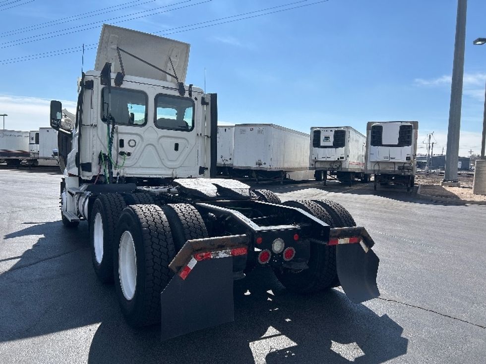 2018 Freightliner Cascadia 126" Day cab photo 17