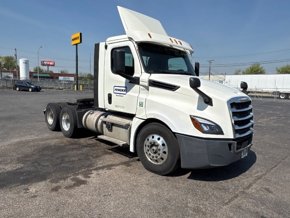 Day Cab Tractor-Heavy Duty Tractors-Freightliner-2018-T12664ST-Baltimore-MD-628,812\n\t\tmiles-$ 29,500 - Image 1