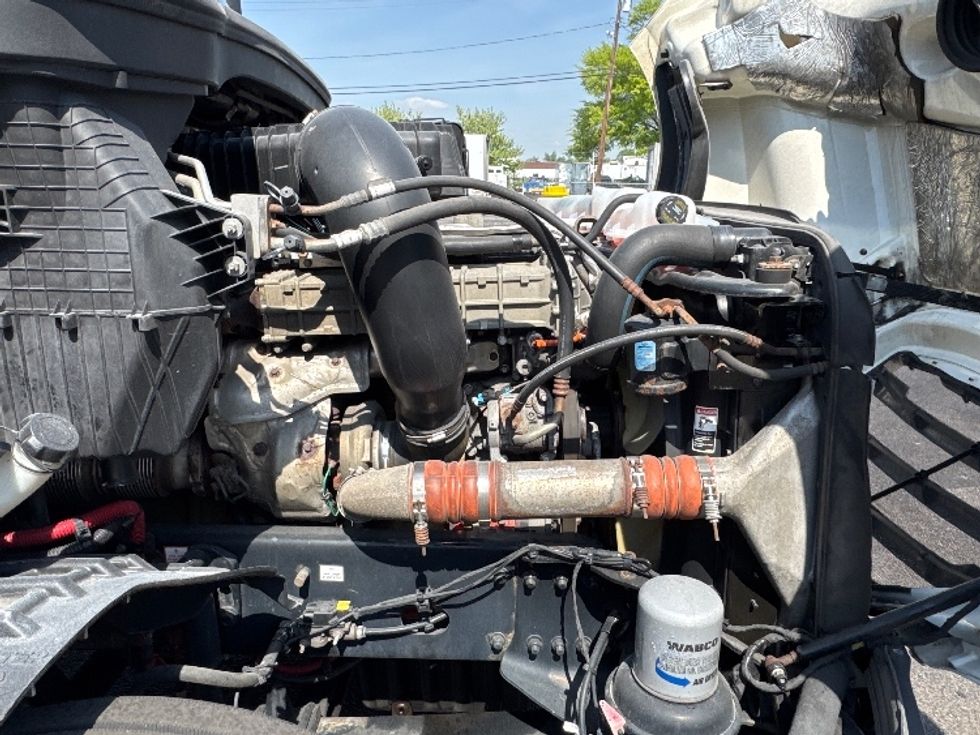 Day Cab Tractor-Heavy Duty Tractors-Freightliner-2018-T12664ST-Baltimore-MD-628,812\n\t\tmiles-$ 29,500 - Image 15