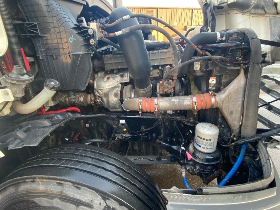 Day Cab Tractor-Heavy Duty Tractors-Freightliner-2018-T12664ST-Binghamton-NY-461,345\n\t\tmiles-$ 32,750 - Image 15