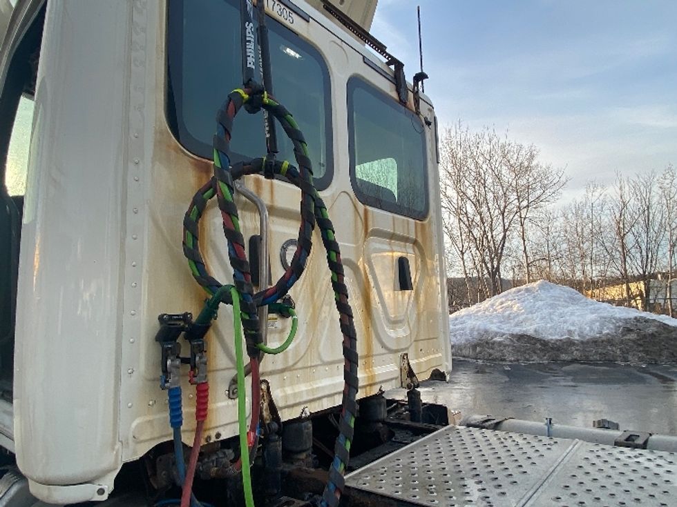 Day Cab Tractor-Heavy Duty Tractors-Freightliner-2018-T12664ST-Binghamton-NY-461,345\n\t\tmiles-$ 32,750 - Image 18