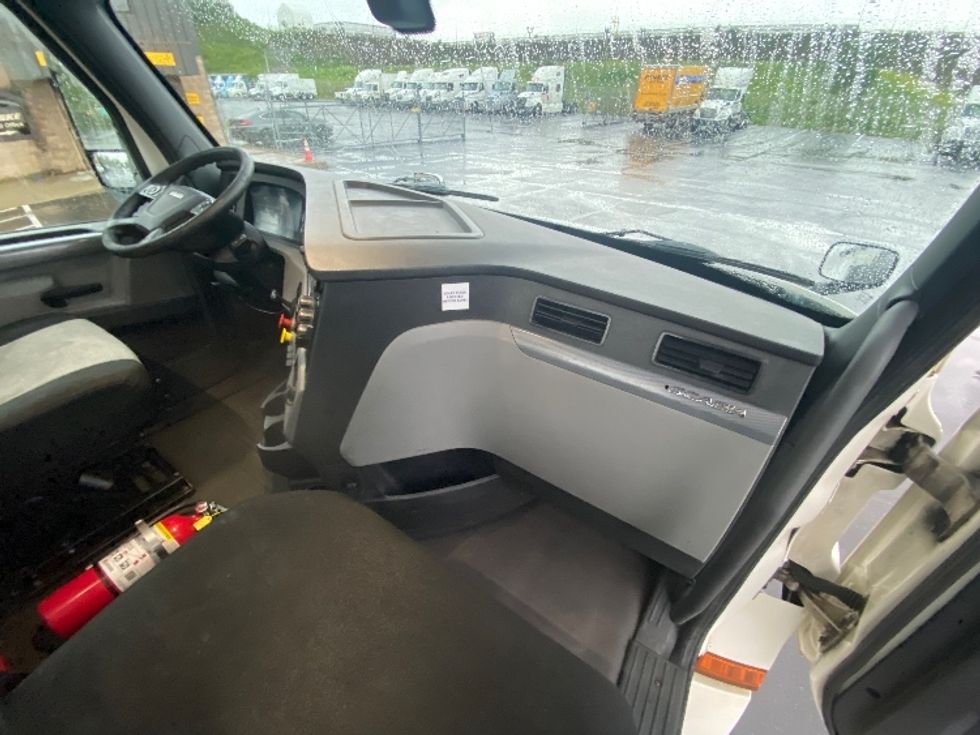 Day Cab Tractor-Heavy Duty Tractors-Freightliner-2018-T12664ST-Binghamton-NY-487,065\n\t\tmiles-$ 35,750 - Image 13