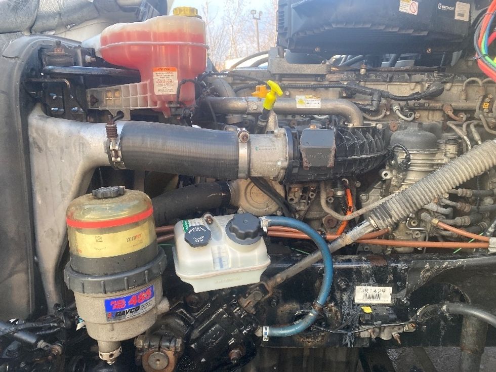 Day Cab Tractor-Heavy Duty Tractors-Freightliner-2018-T12664ST-Binghamton-NY-495,065\n\t\tmiles-$ 33,000 - Image 16