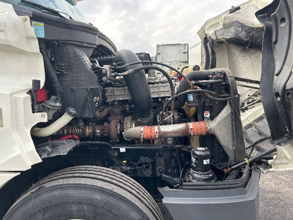 Day Cab Tractor-Heavy Duty Tractors-Freightliner-2018-T12664ST-Binghamton-NY-540,000\n\t\tmiles-$ 31,250 - Image 15