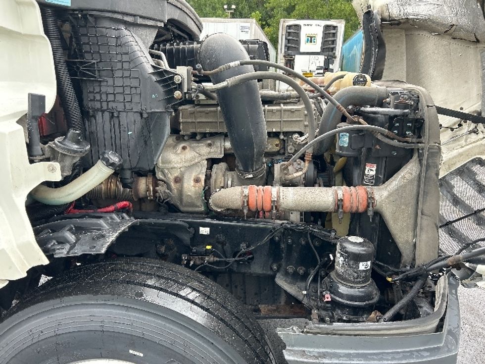 Day Cab Tractor-Heavy Duty Tractors-Freightliner-2018-T12664ST-Binghamton-NY-611,758\n\t\tmiles-$ 31,000 - Image 15