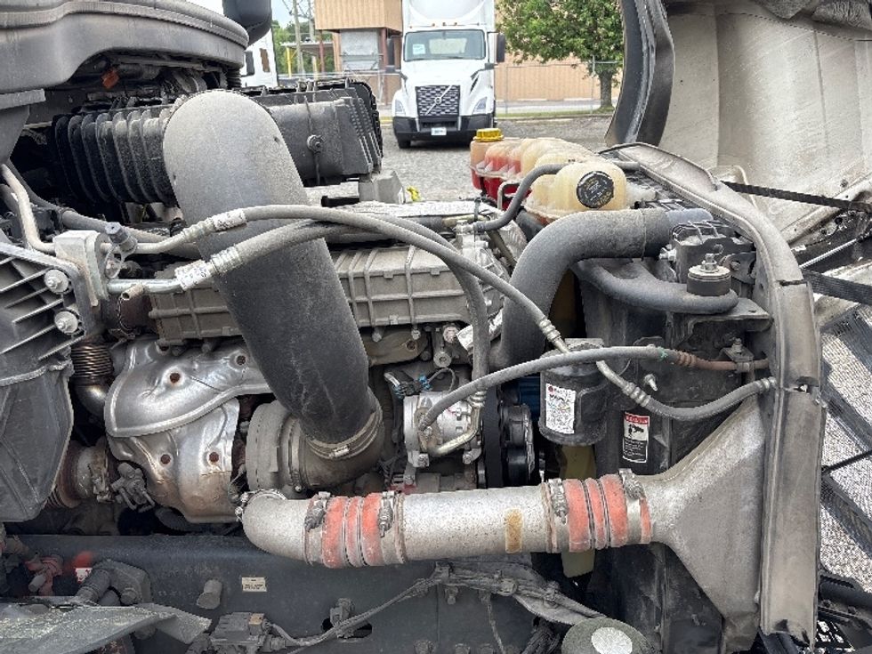 Day Cab Tractor-Heavy Duty Tractors-Freightliner-2018-T12664ST-Birmingham-AL-469,663\n\t\tmiles-$ 40,750 - Image 15