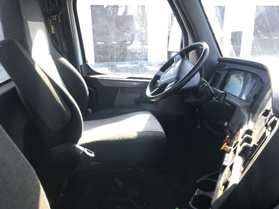 Day Cab Tractor-Heavy Duty Tractors-Freightliner-2018-T12664ST-Brooklyn Park-MN-369,286\n\t\tmiles-$ 46,000 - Image 14