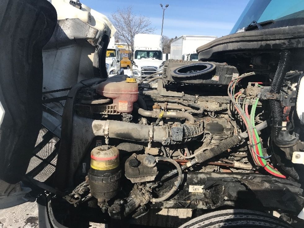 Day Cab Tractor-Heavy Duty Tractors-Freightliner-2018-T12664ST-Brooklyn Park-MN-369,286\n\t\tmiles-$ 46,000 - Image 16