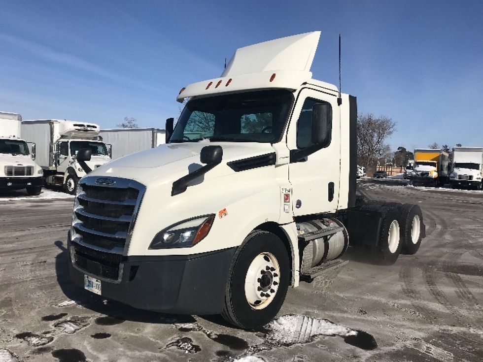 Day Cab Tractor-Heavy Duty Tractors-Freightliner-2018-T12664ST-Brooklyn Park-MN-369,286\n\t\tmiles-$ 46,000 - Image 3
