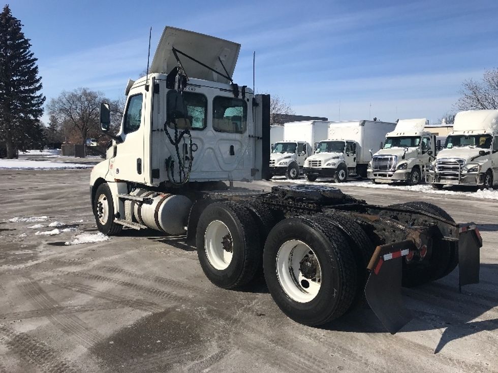 Day Cab Tractor-Heavy Duty Tractors-Freightliner-2018-T12664ST-Brooklyn Park-MN-369,286\n\t\tmiles-$ 46,000 - Image 5