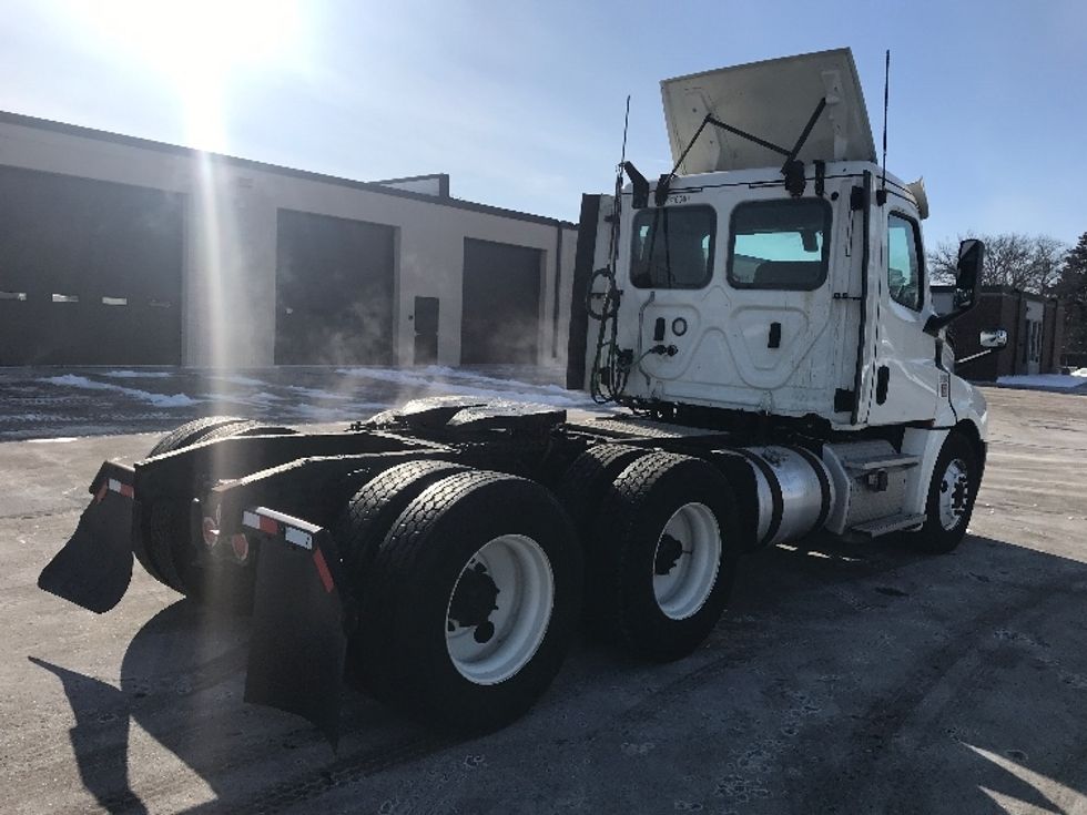 Day Cab Tractor-Heavy Duty Tractors-Freightliner-2018-T12664ST-Brooklyn Park-MN-369,286\n\t\tmiles-$ 46,000 - Image 7