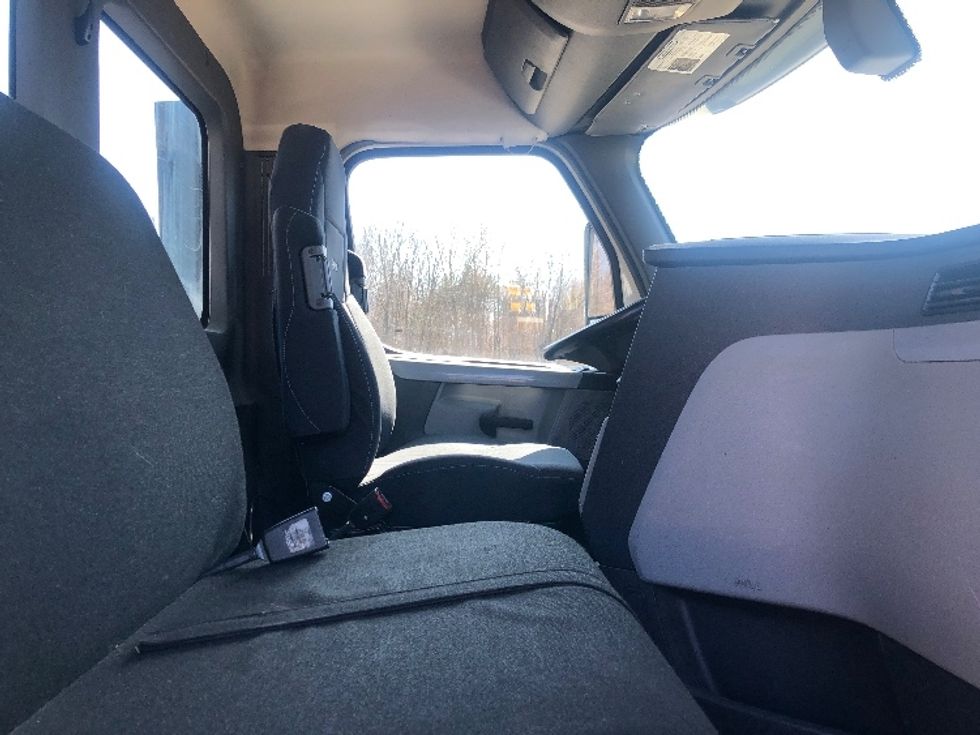 Day Cab Tractor-Heavy Duty Tractors-Freightliner-2018-T12664ST-Byron Center-MI-358,011\n\t\tmiles-$ 45,250 - Image 14