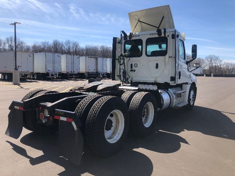 Day Cab Tractor-Heavy Duty Tractors-Freightliner-2018-T12664ST-Byron Center-MI-358,011\n\t\tmiles-$ 45,250 - Image 7