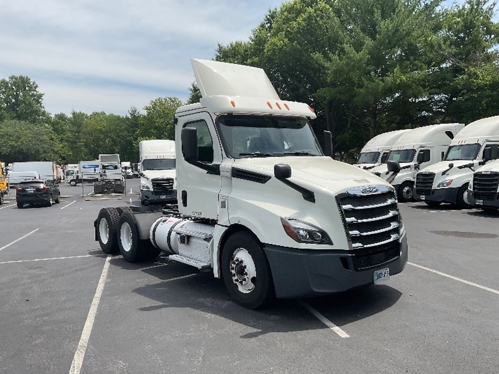 Day Cab Tractor-Heavy Duty Tractors-Freightliner-2018-T12664ST-Capitol Heights-MD-468,218\n\t\tmiles-$ 39,750 - Image 1