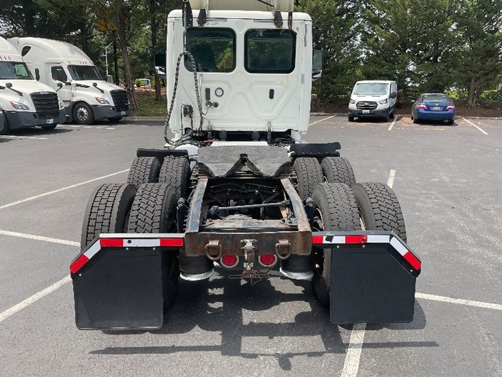 Day Cab Tractor-Heavy Duty Tractors-Freightliner-2018-T12664ST-Capitol Heights-MD-468,218\n\t\tmiles-$ 39,750 - Image 6