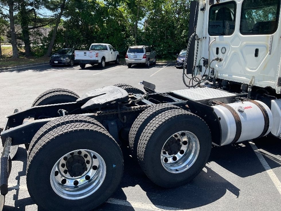 Day Cab Tractor-Heavy Duty Tractors-Freightliner-2018-T12664ST-Capitol Heights-MD-481,917\n\t\tmiles-$ 43,250 - Image 18