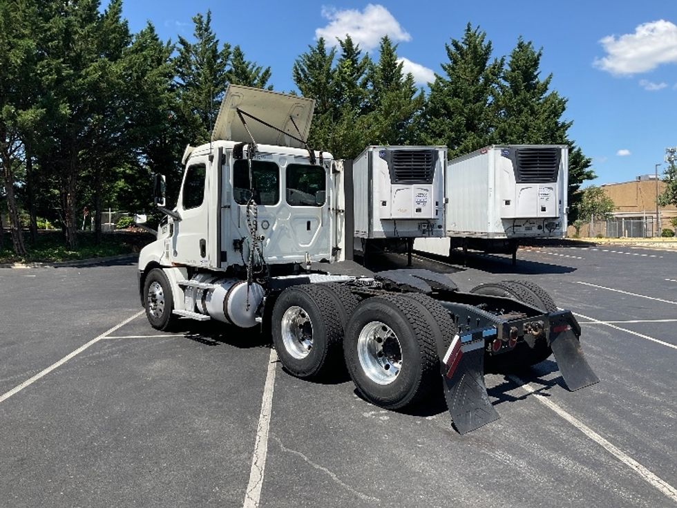 Day Cab Tractor-Heavy Duty Tractors-Freightliner-2018-T12664ST-Capitol Heights-MD-481,917\n\t\tmiles-$ 43,250 - Image 5
