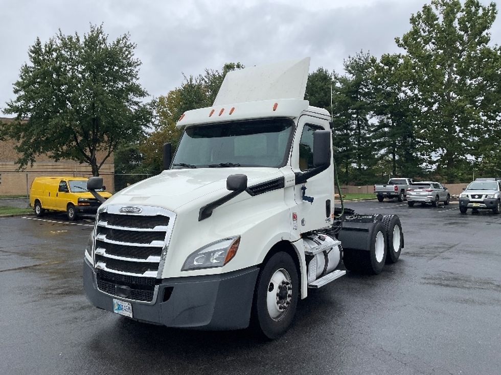Day Cab Tractor-Heavy Duty Tractors-Freightliner-2018-T12664ST-Capitol Heights-MD-483,567\n\t\tmiles-$ 41,500 - Image 3