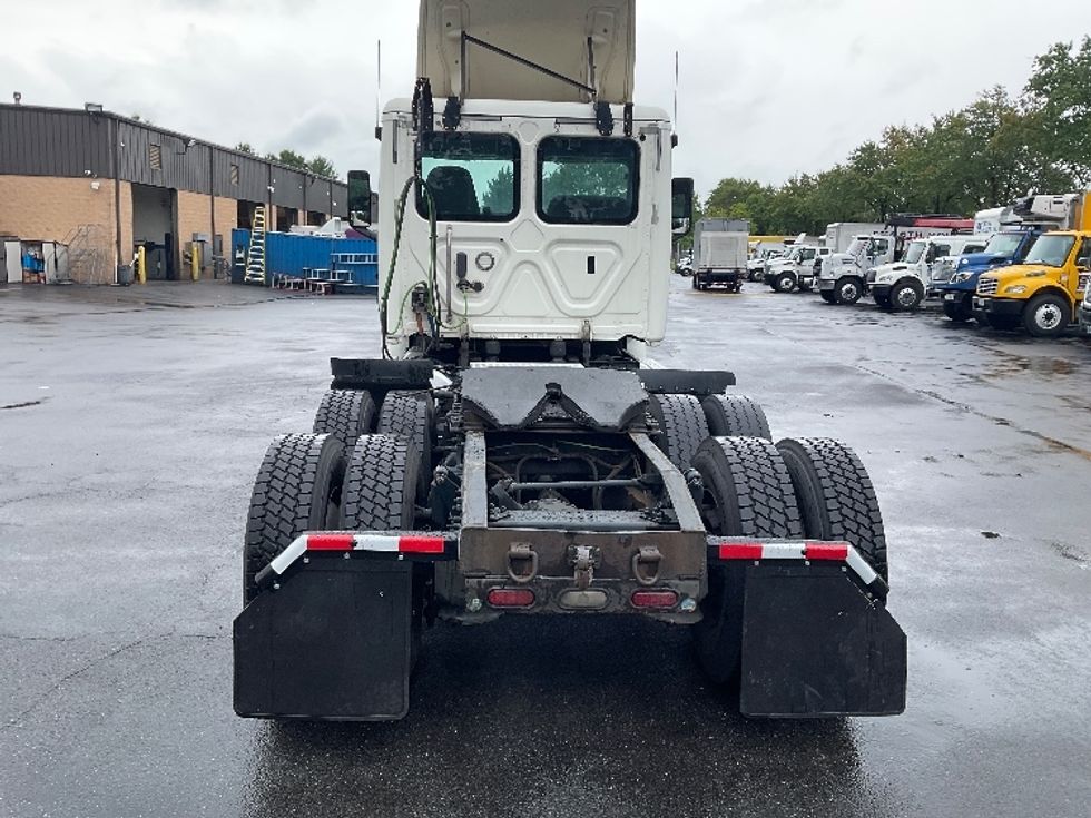 Day Cab Tractor-Heavy Duty Tractors-Freightliner-2018-T12664ST-Capitol Heights-MD-483,567\n\t\tmiles-$ 41,500 - Image 6