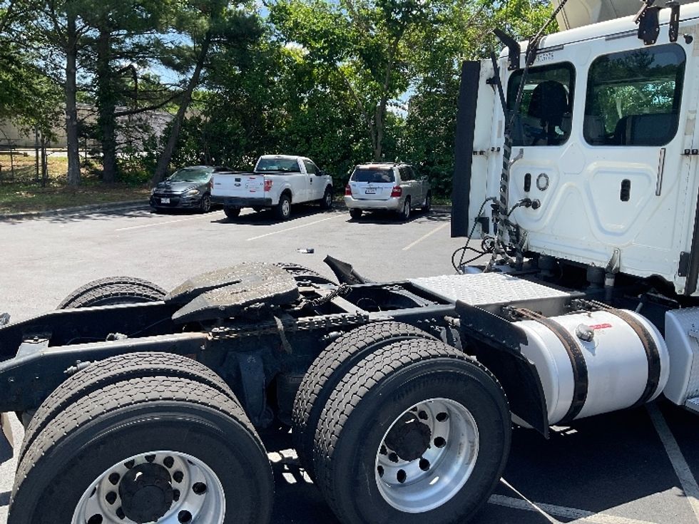 Day Cab Tractor-Heavy Duty Tractors-Freightliner-2018-T12664ST-Capitol Heights-MD-515,509\n\t\tmiles-$ 40,750 - Image 18