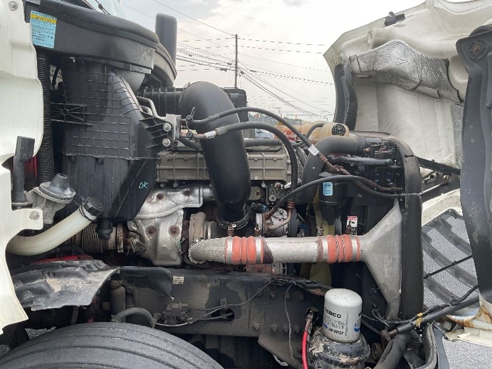 Day Cab Tractor-Heavy Duty Tractors-Freightliner-2018-T12664ST-Carlisle-PA-423,123\n\t\tmiles-$ 46,000 - Image 15