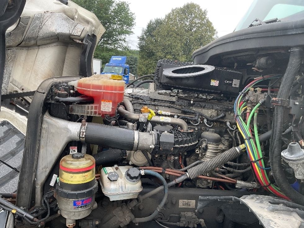 Day Cab Tractor-Heavy Duty Tractors-Freightliner-2018-T12664ST-Carlisle-PA-423,123\n\t\tmiles-$ 46,000 - Image 16