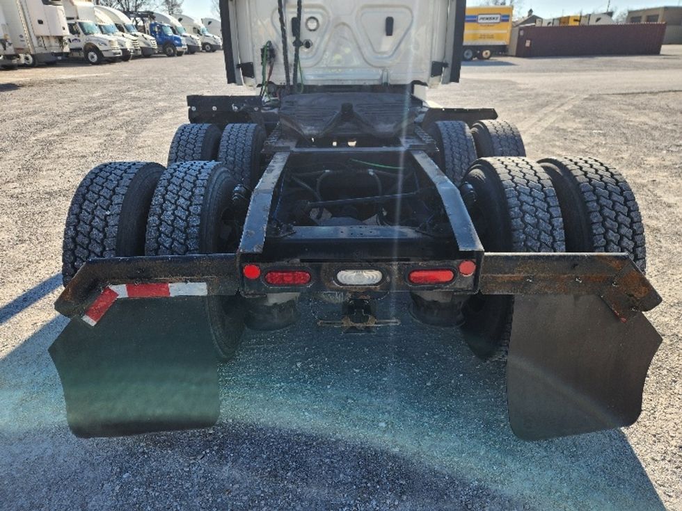 Day Cab Tractor-Heavy Duty Tractors-Freightliner-2018-T12664ST-Carthage-MO-565,999\n\t\tmiles-$ 42,250 - Image 6