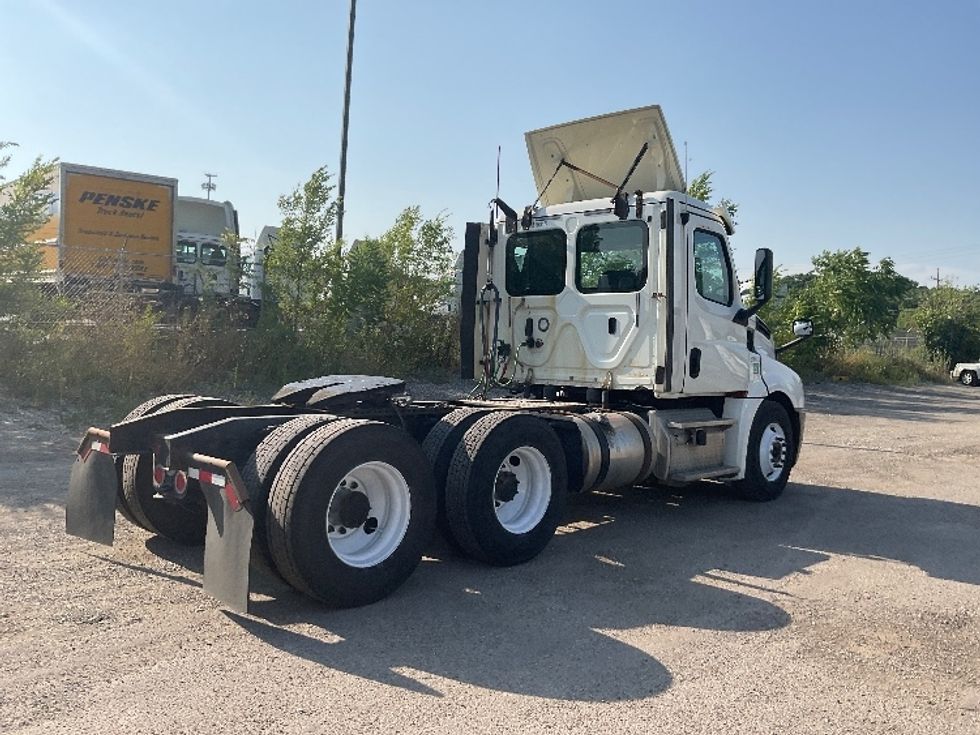 Day Cab Tractor-Heavy Duty Tractors-Freightliner-2018-T12664ST-Chicago (Melrose Park)-IL-340,200\n\t\tmiles-$ 48,750 - Image 7