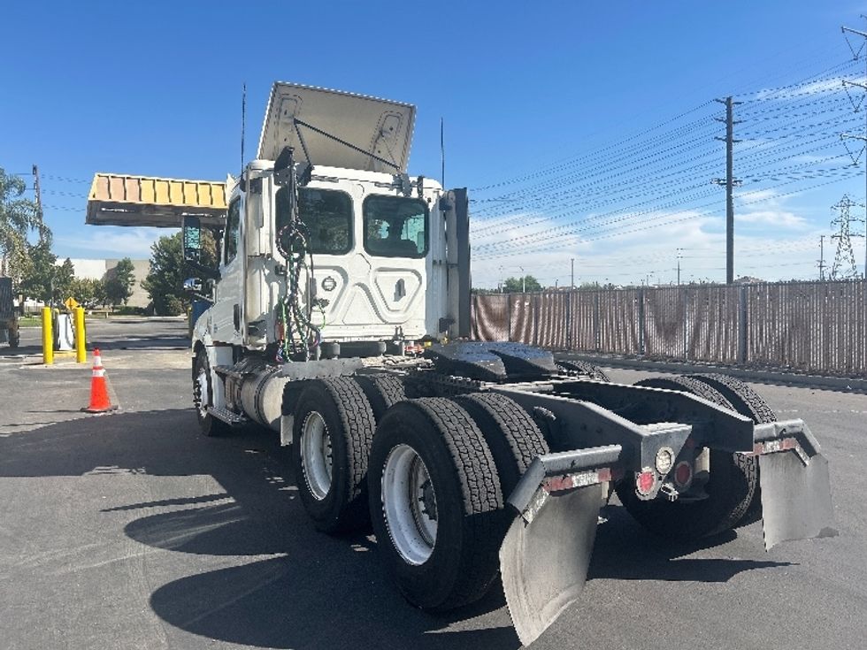 Day Cab Tractor-Heavy Duty Tractors-Freightliner-2018-T12664ST-Chino-CA-300,558\n\t\tmiles-$ 48,500 - Image 5